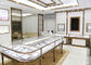 Vitrinas luxuosas Eco da sala de exposições do projeto - material amigável coberto com os painéis de vidro